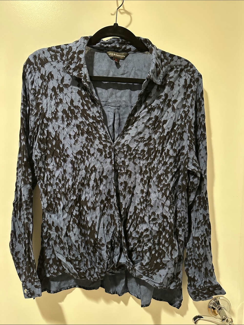 Rock & Republic Blue and Black Printed Button-Down Shirt
